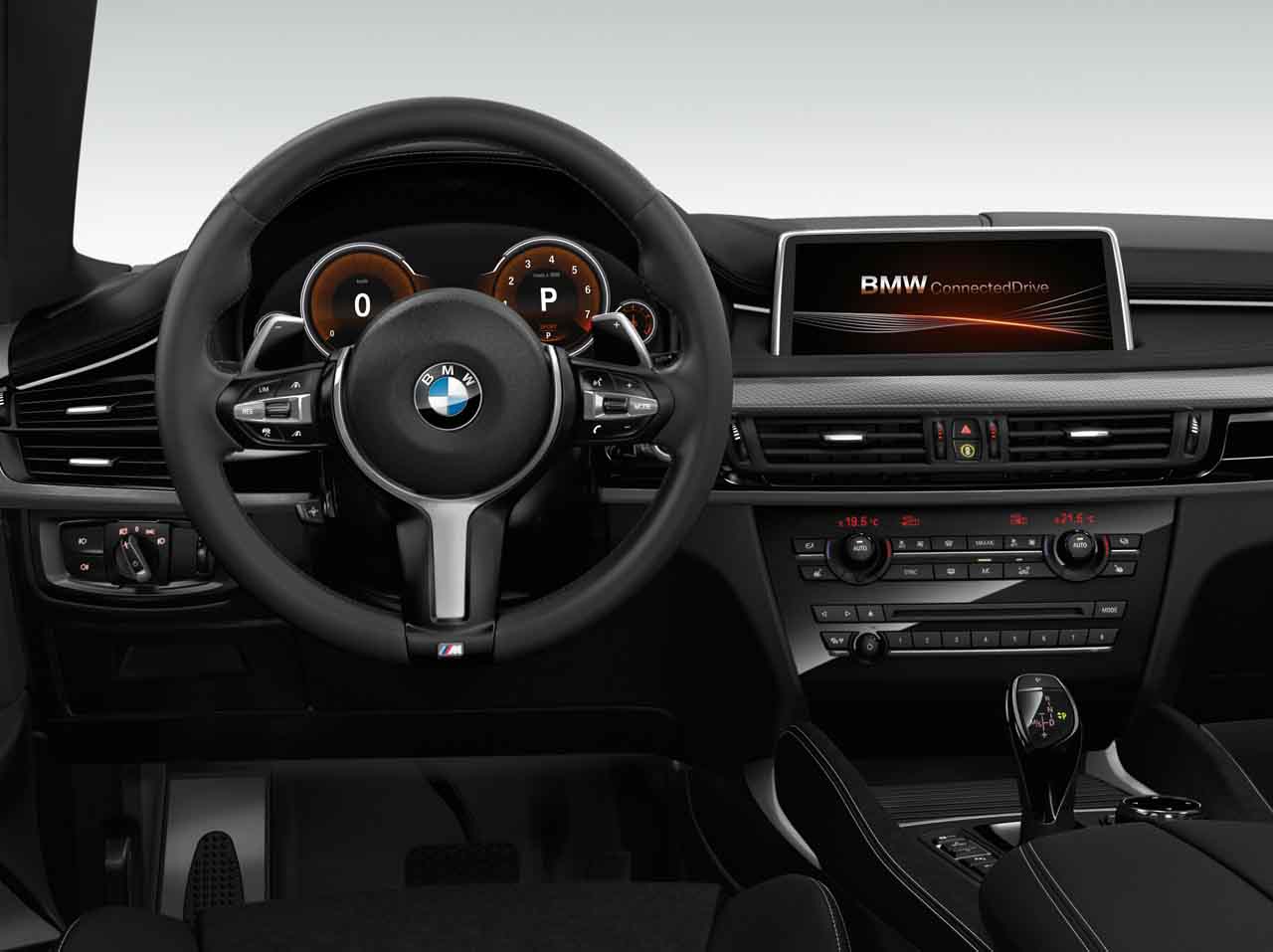 05.2017款BMW X5 M真皮运动方向盘带换挡拨片.jpg