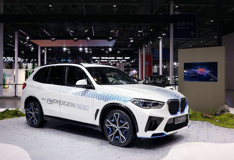 02. BMW iX5氢燃料电池车.jpg