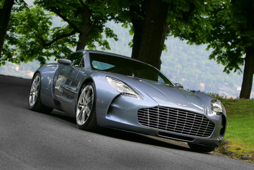 aston-martin_100180534_l.jpg