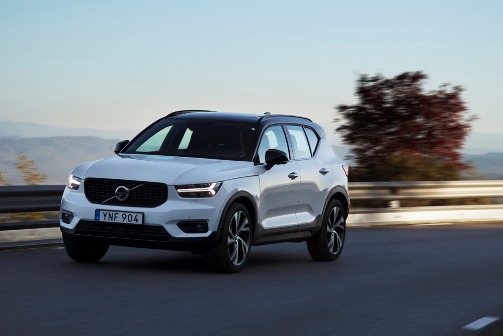 216712_New_Volvo_XC40_exterior.jpg