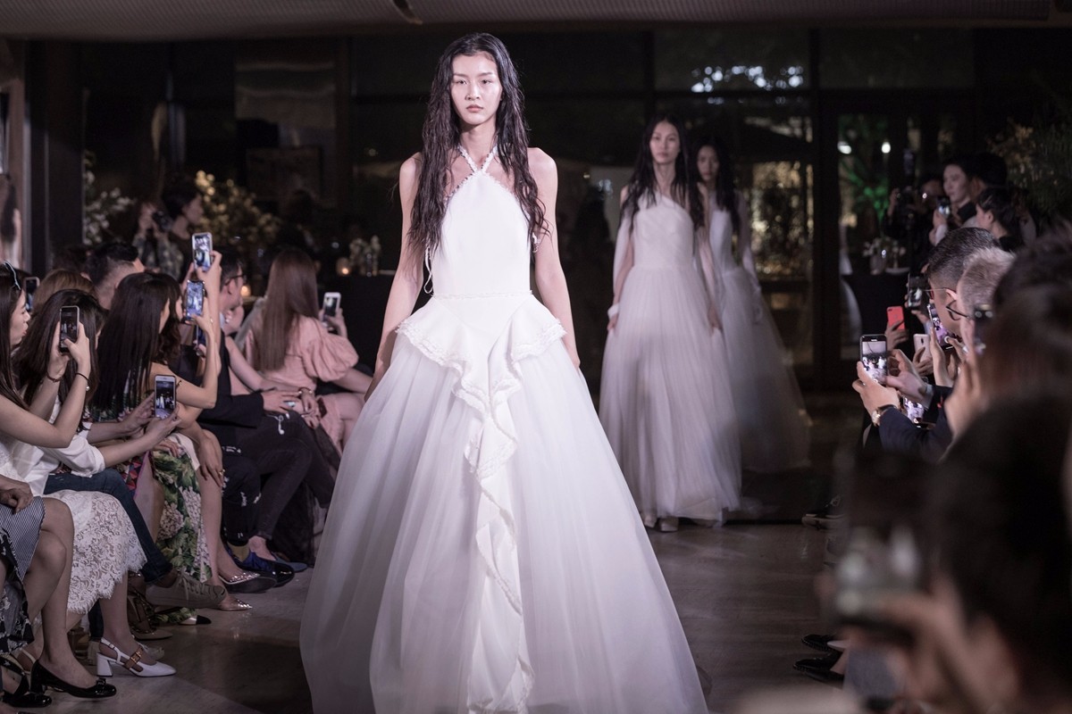 -VERA WANG 携手捷豹打造奢华婚纱体验.jpg