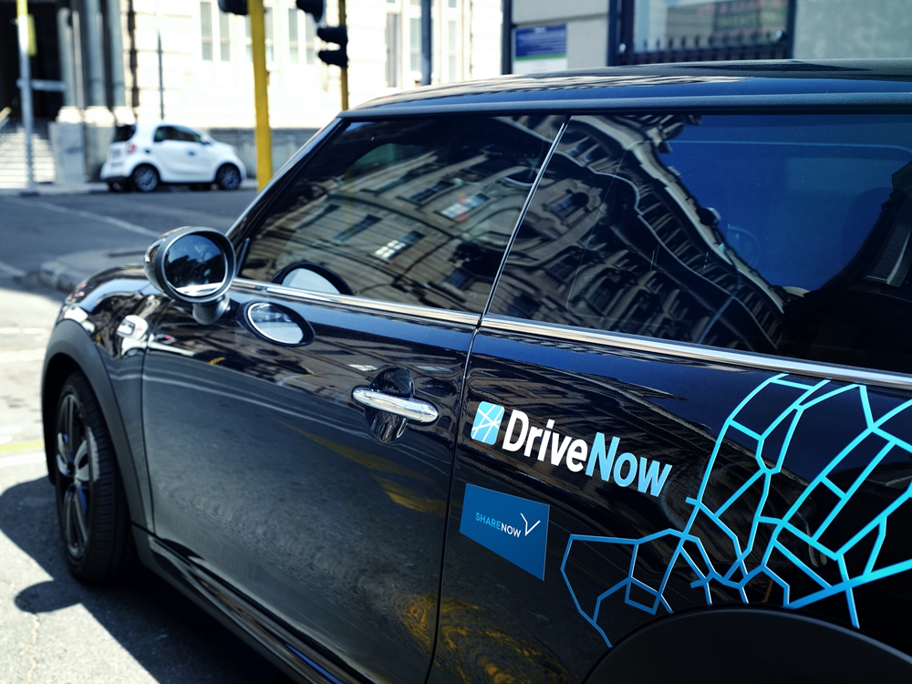 P90337310_highRes_bmw-group-and-daimle.jpg