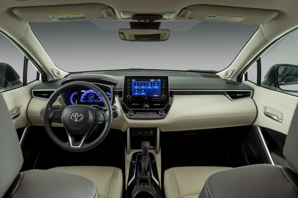 2022_Toyota_Corolla_Cross_WindChillPearl_016.jpg