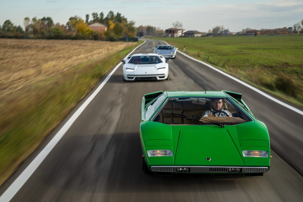 06 - 三代Countach同时亮相(LP 400, 25周年纪念版, LPI 800-4).jpg