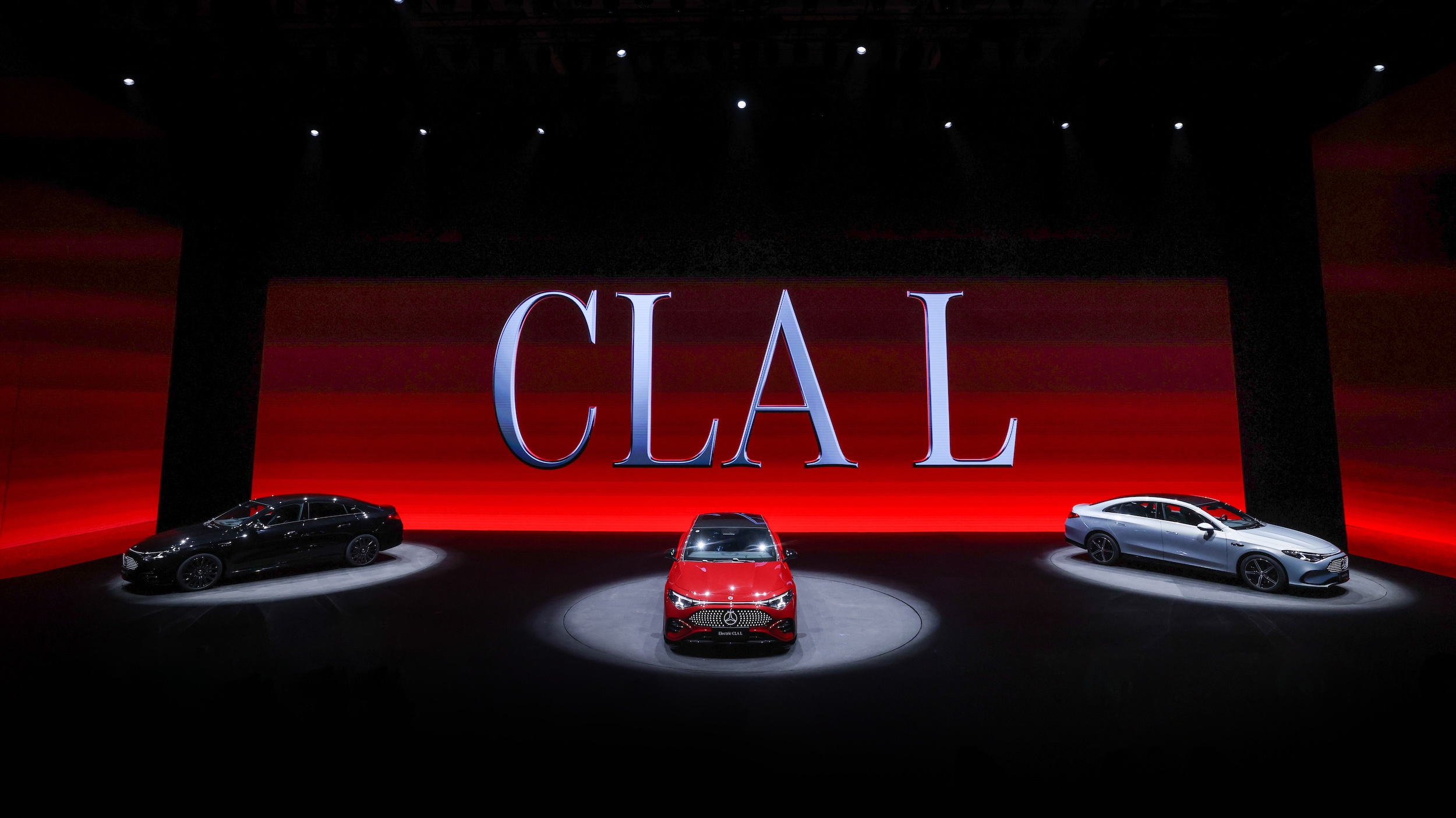 06.作为MMA平台首款国产车型，全新纯电长轴距CLA承袭标准轴距车型诸多领先科技，也为中国客户量身定制，揭幕梅赛德斯-奔驰在华智能豪华电动的崭新篇章.jpg